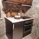 Mani Charabos