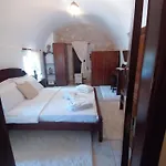 Mani Charabos Stavríon