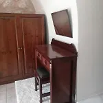 Mani Charabos فيلة