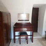 فيلة Mani Charabos