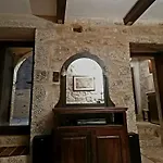 Mani Charabos *