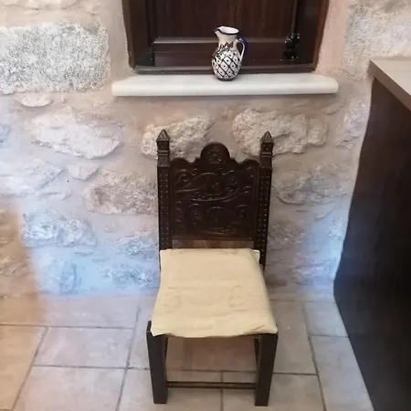 Mani Charabos * Stavríon