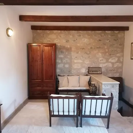 Mani Charabos Stavríon