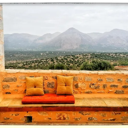 Villa Mani Charabos *