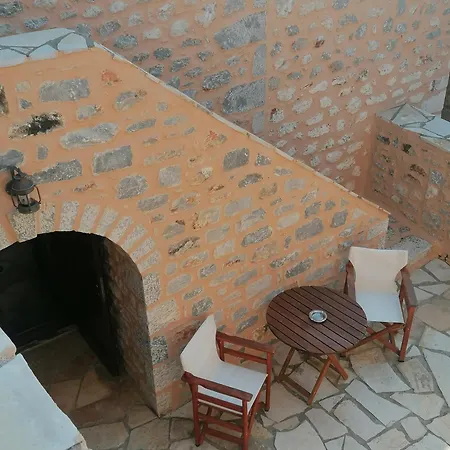 Mani Charabos Stavrion