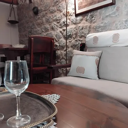 Mani Charabos * Stavríon