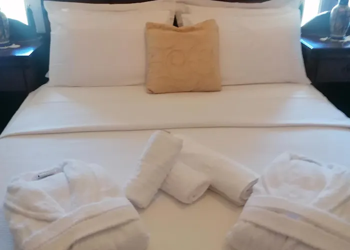 Mani Charabos Βίλα *