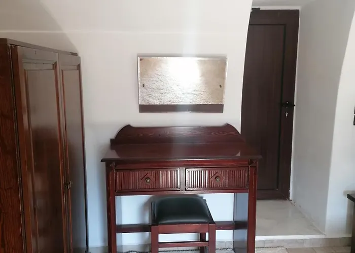 Vila Mani Charabos