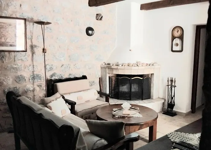 Villa Mani Charabos Stavríon